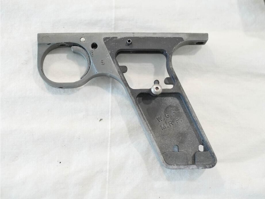 Cast automag frame, has internals. See photos