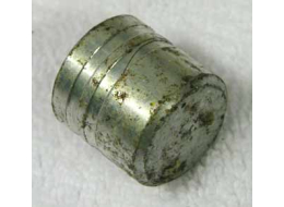 bad shape raw (covered in gunk) thread cover, no bleed