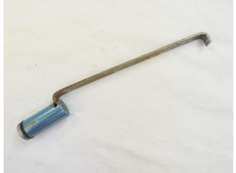 Stingray blue venturi bolt with rusted linkage rod.