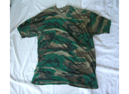 XL Camo shirt, old and polyester is balling
