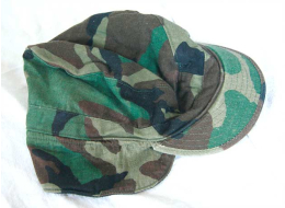 Camo hat, size 7 and 1 / 4, with fold down flaps