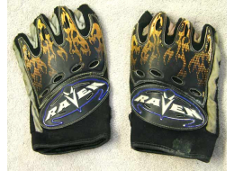 raven used bad shape fire! Gloves, size medium, smelly