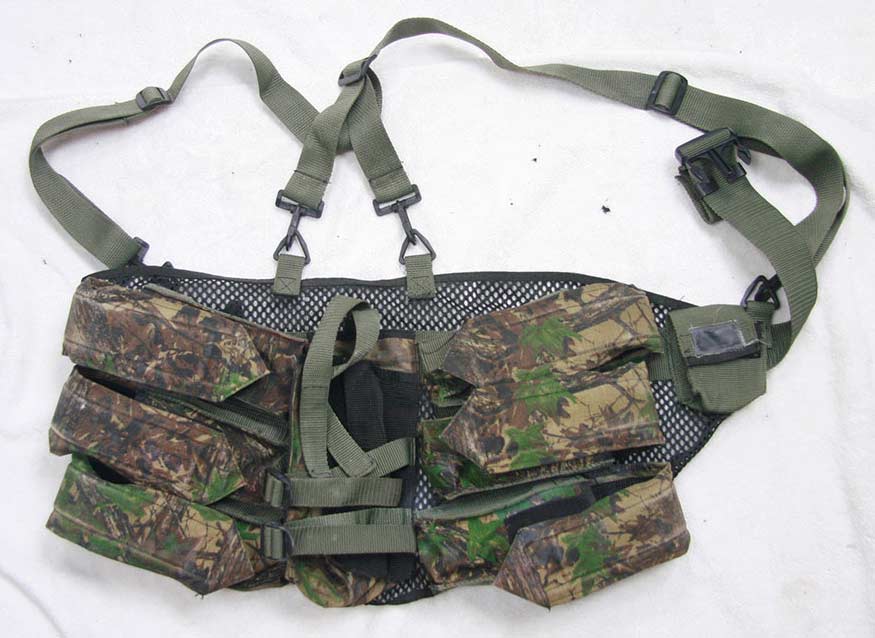 Unique Sporting Goods 6H + 1V Real Tree camo harness, used good shape
