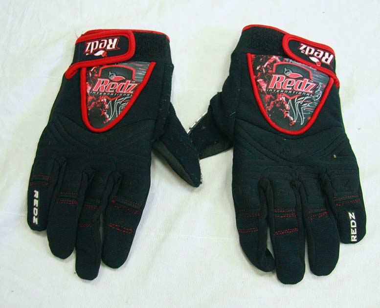 Redz Gloves, decent good shape size large. See photos. 