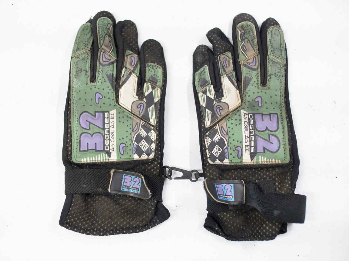 Awesome 32 degree gloves, perfect for partying, used, size Large