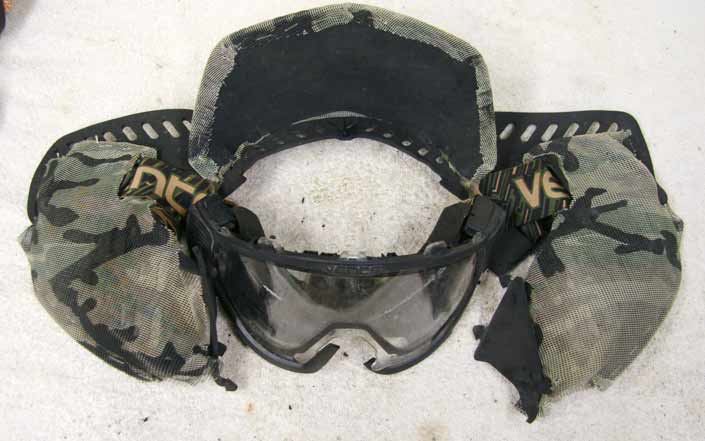 Vents neoprene set with busted google frame which someone took the face mask from.  Include rare connector pin for forehead to goggle frame, NOT SAFE TO USE!