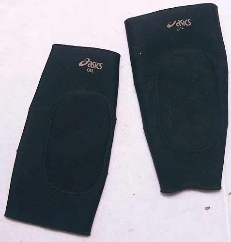 Asics wrestling knee pads, size small, used decent shape