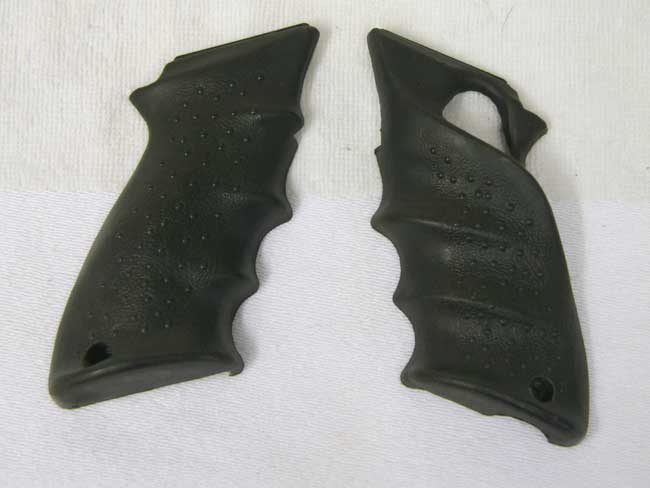 Great shape Elite Battle grips, with dropout, includes new screw