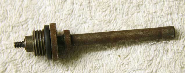 rusted bad shape powertube and valve retaining screw stock nelson 007