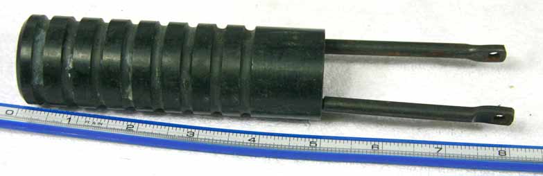 Ranger pump handle, 1.005 ID. Very Used shape. Crack on one side of pump arm