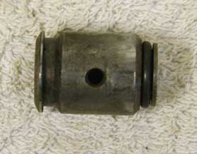 used nelson 007 bolt with no rust but some wear, breech drop bolt