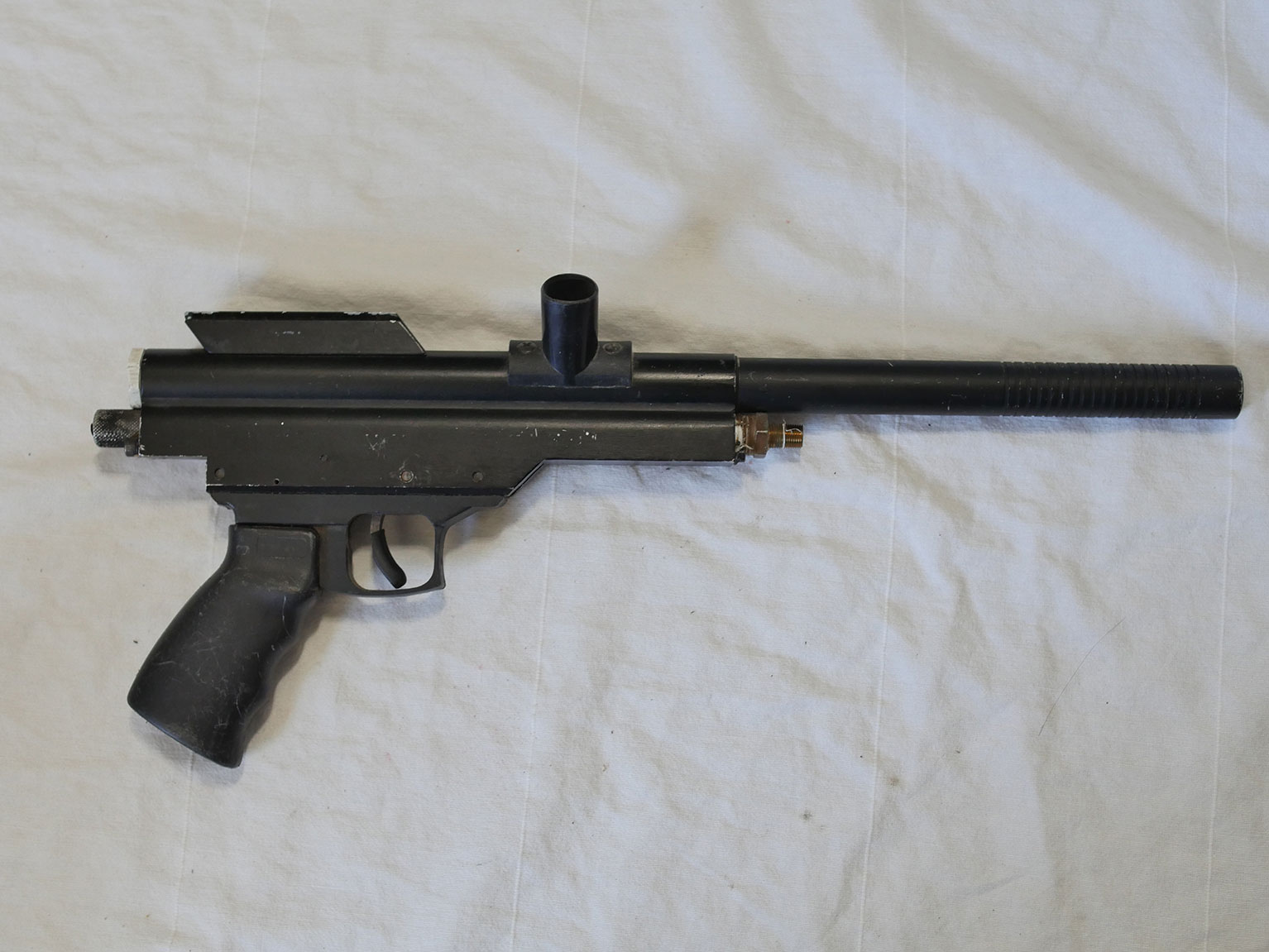 Brute a matic project gun, bad shape, doesn't work and could be missing parts