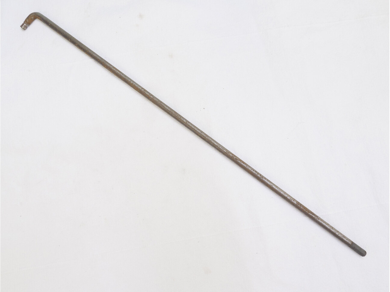 KP2 Pump arm, threads for bolt are partially worn off, rusted