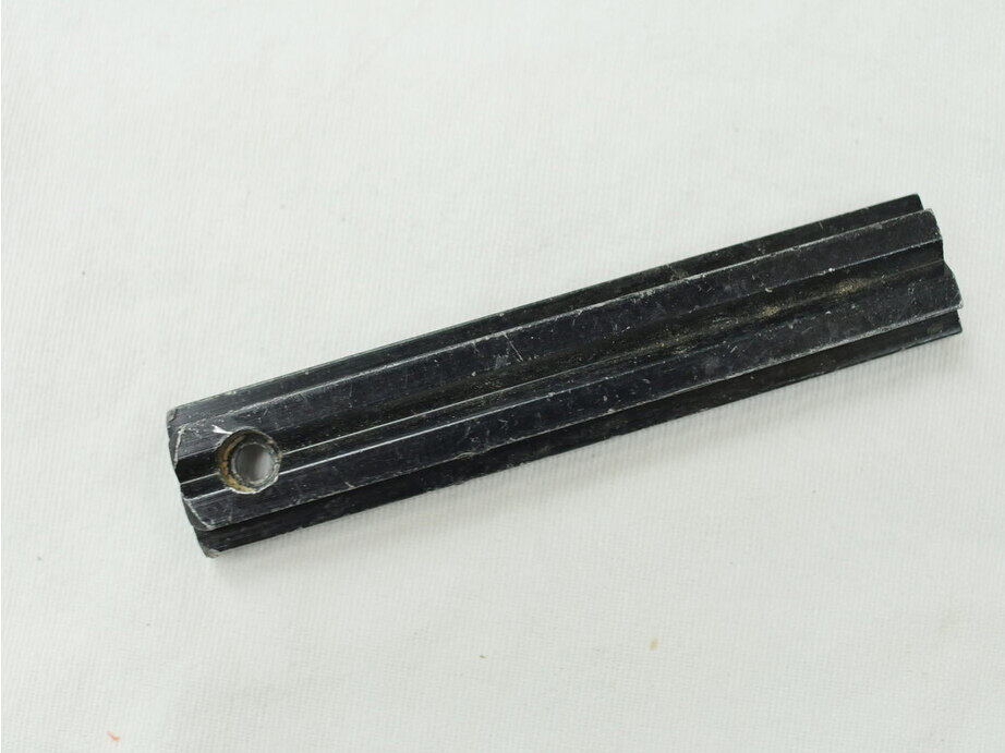 Worn Decent shape classic spyder sight rail