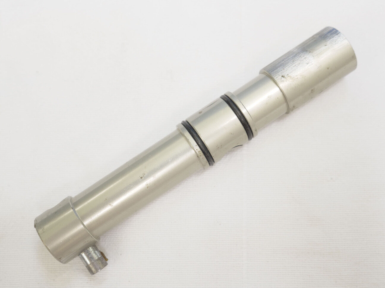 Used decent Shape Early Classic Kingman Spyder Bolt, with press in diffuser. Clear ano