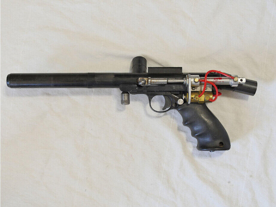 Custom / Prototype Semi Automatic Nelson Challenger Paintball gun