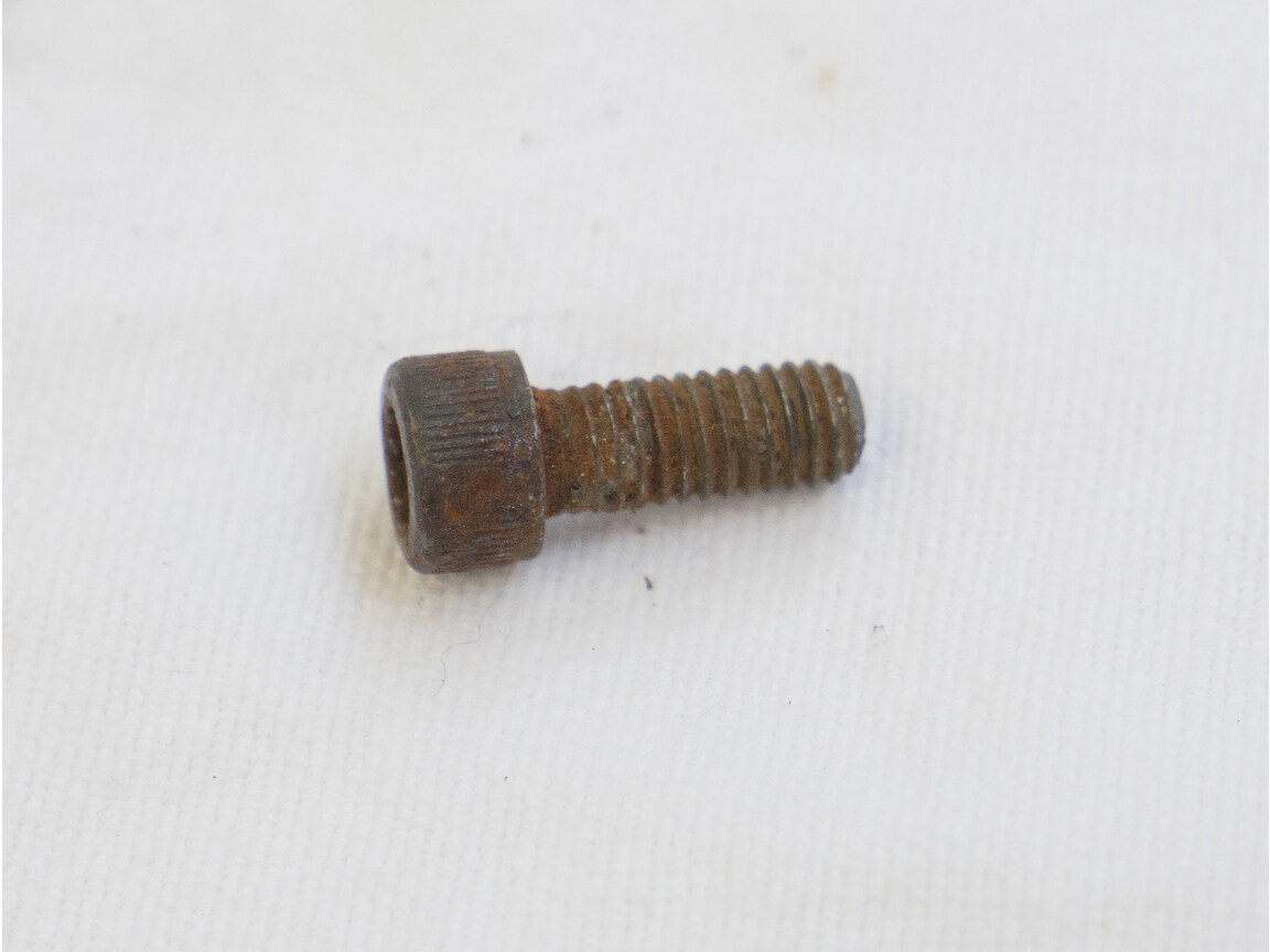 VM68 Rear short trigger group socket head allen screws, rusted used bad shape. two included.