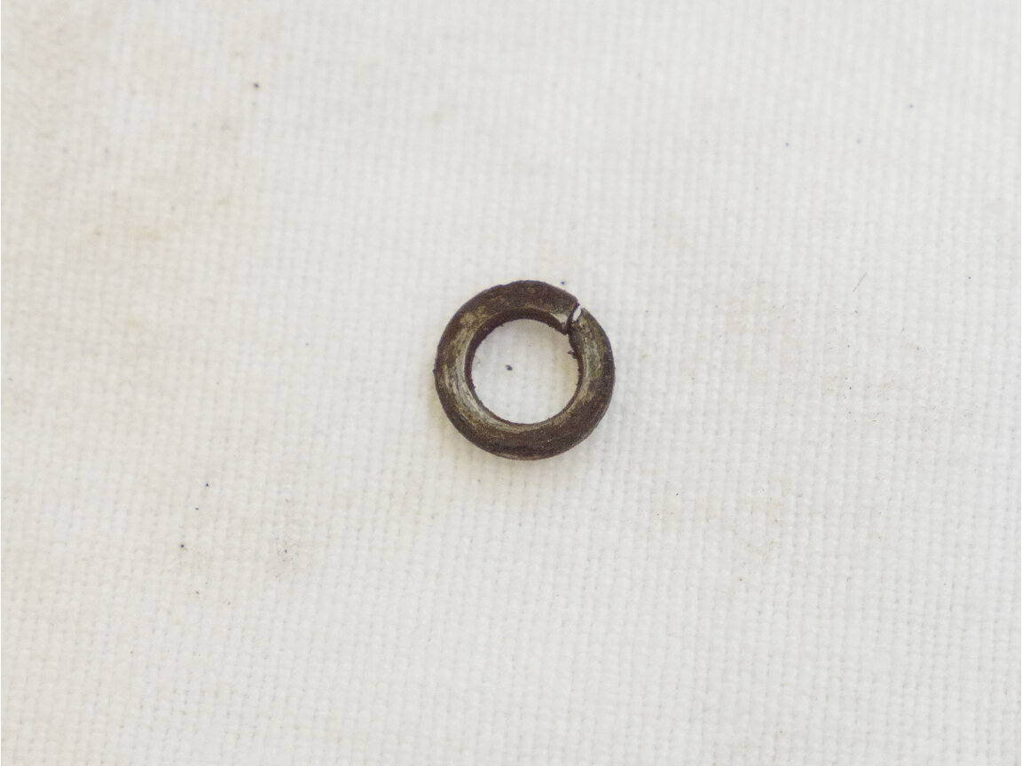 Rusted VM68 lock washers for sides of rail. 4x included